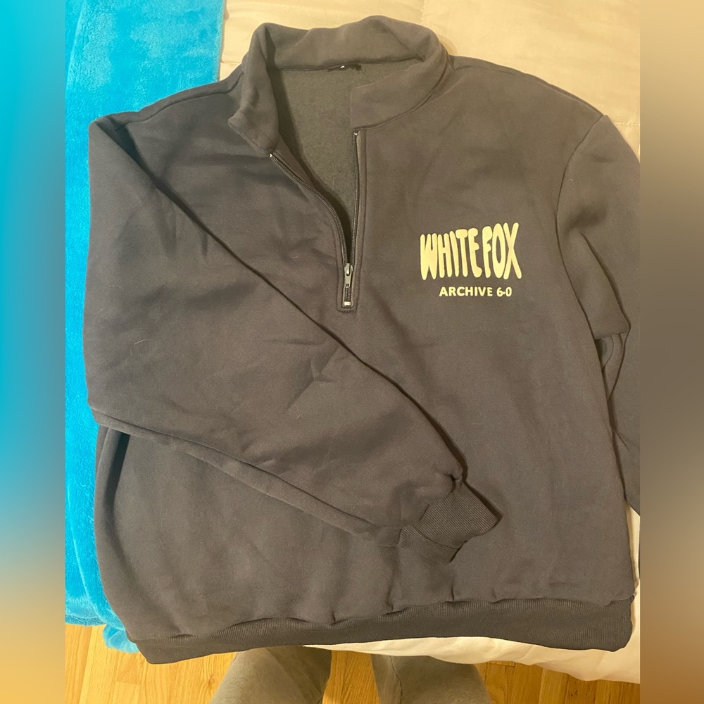 White fox Archive 6.0 quarter zip in color “Ash”